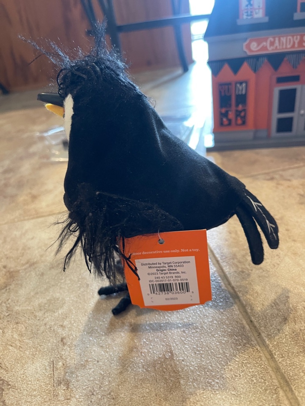Feathery Friends Raven - Picture 3 of 5